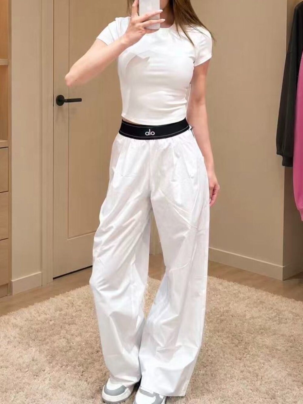 NWT ALO Yoga 🪁 Suit Up Trouser White Athleisure Wide Leg Pants 30”